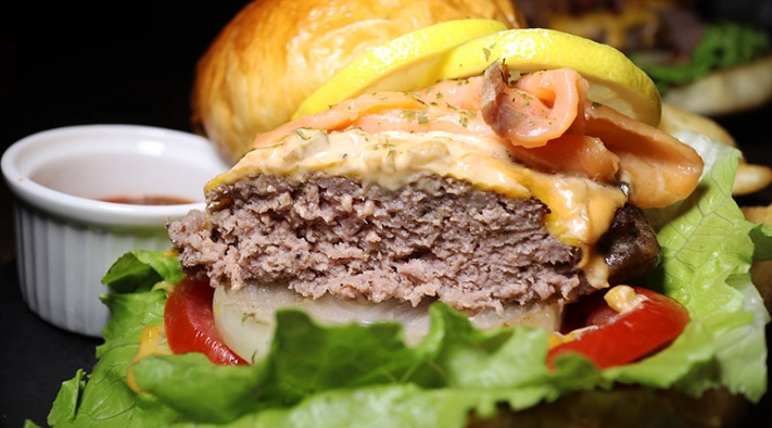 東區頂好商圈美食地圖：資深饕客私藏名單與避坑指南