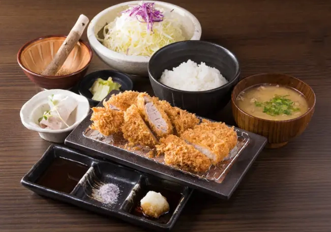 東京車站周邊美食全攻略：在地人私藏清單與避坑指南