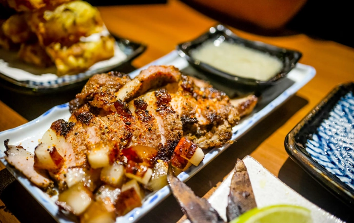 桃園深夜餐廳全攻略：夜貓族必收美食地圖與實用指南