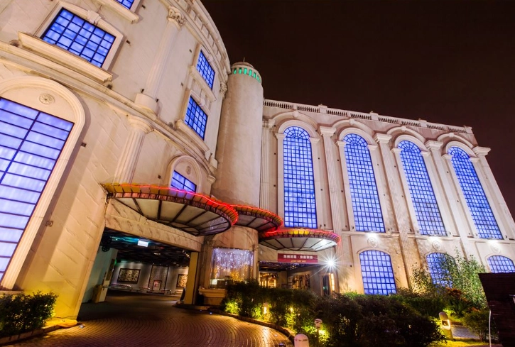 高雄夢時代附近住宿