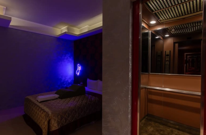 捷運情境汽車旅館