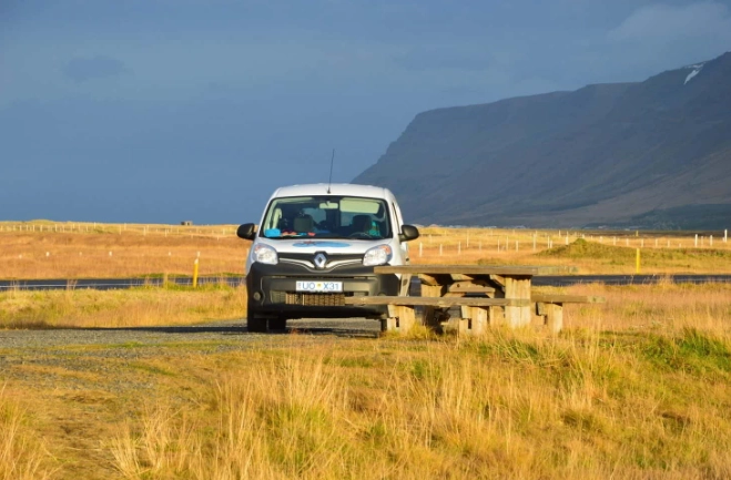 冰島租車7人座
