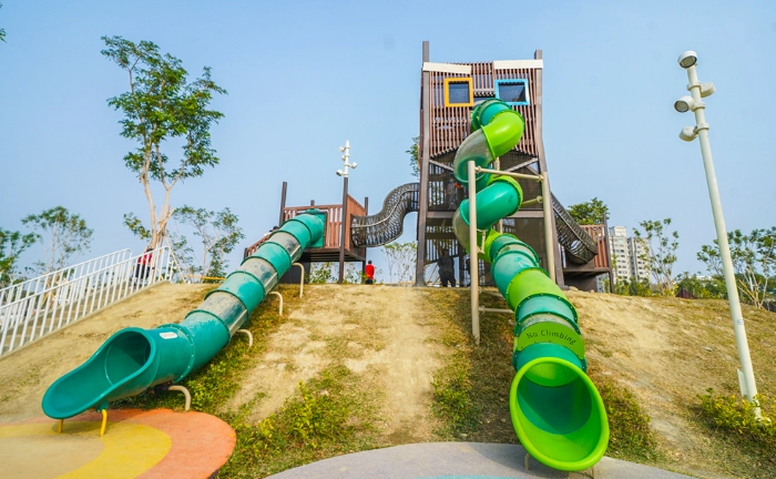 高雄夢時代附近景點