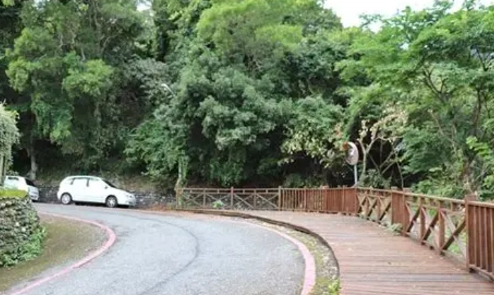 初英山白雲步道