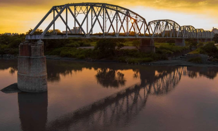 舊鐵橋市集全攻略：高雄假日市集必逛指南