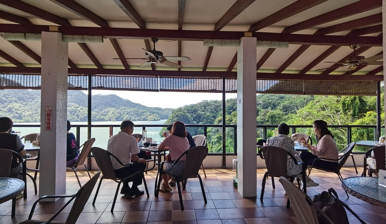 大溪湖畔咖啡二館