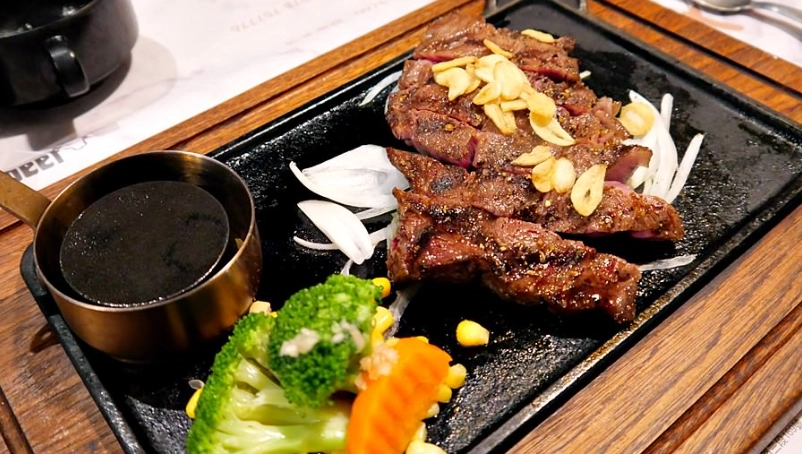 牛排吃到飽餐廳