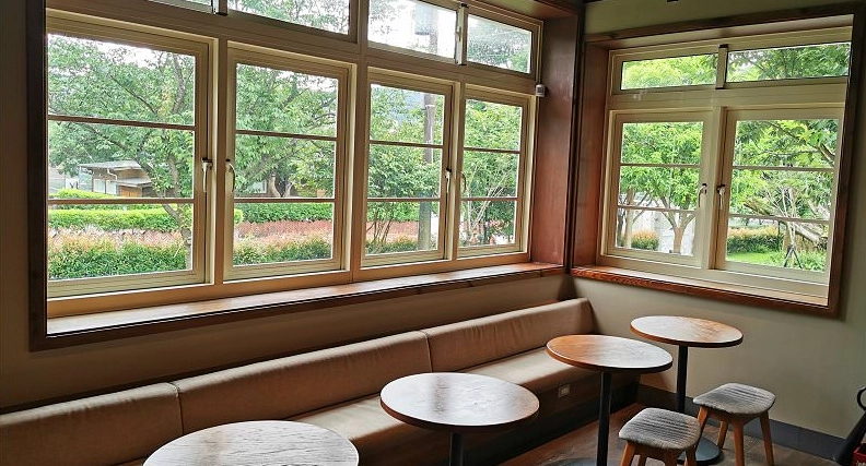 台北郊區咖啡廳