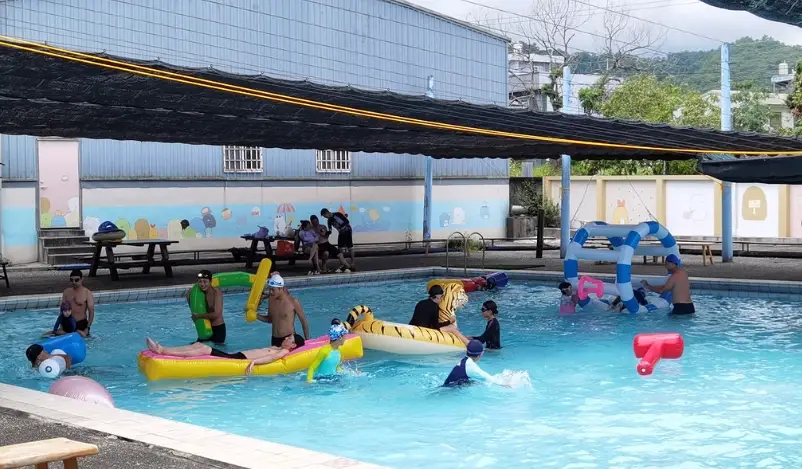 宜蘭游泳池