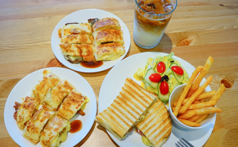 宜蘭五結早餐店推薦：在地人私藏名單，從傳統粉漿蛋餅到爆餡漢堡