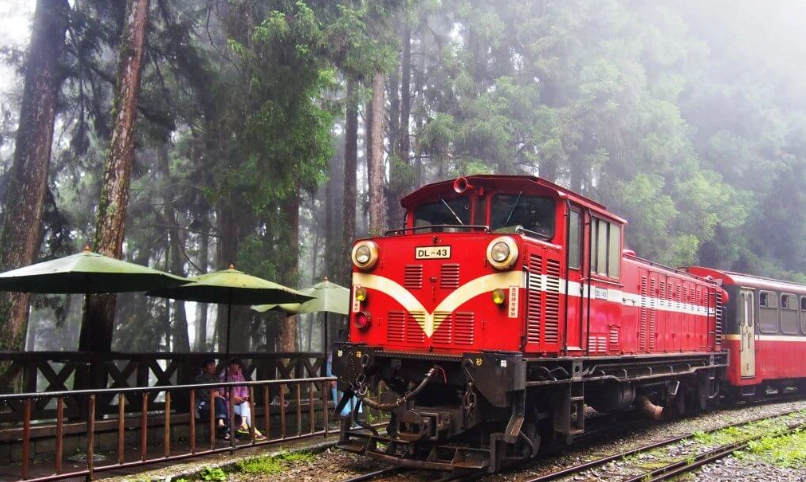 阿里山小火車 阿里山小火車