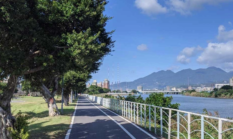 台北河濱自行車道