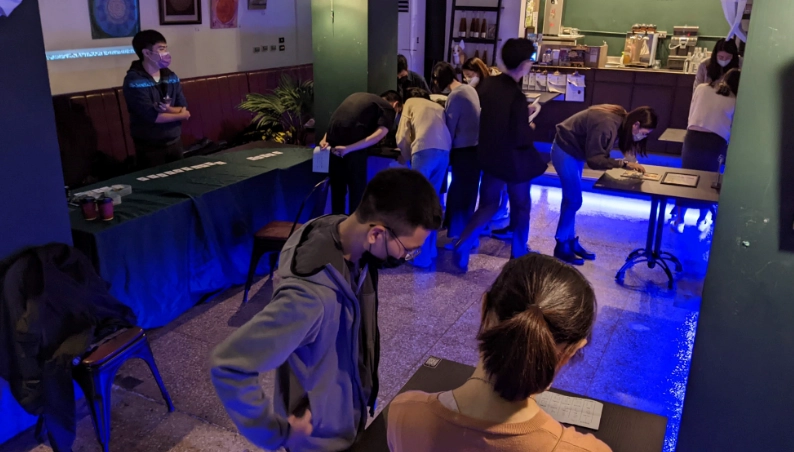 台中情侶約會室內