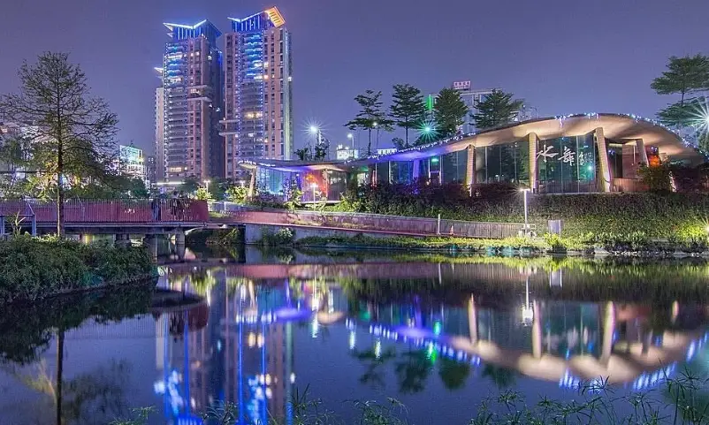 台中情侶約會室內