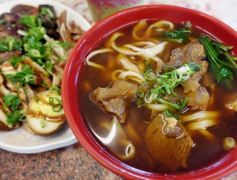 市府轉運站美食