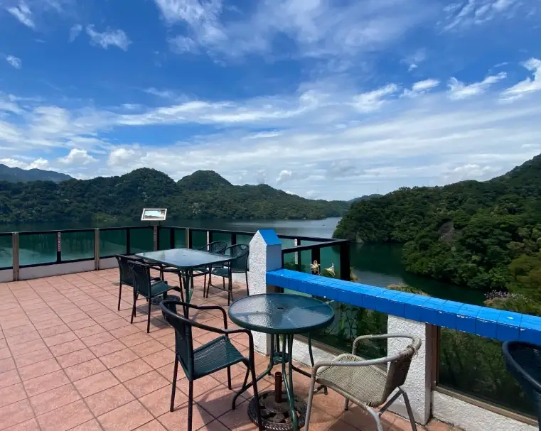 桃園湖景咖啡