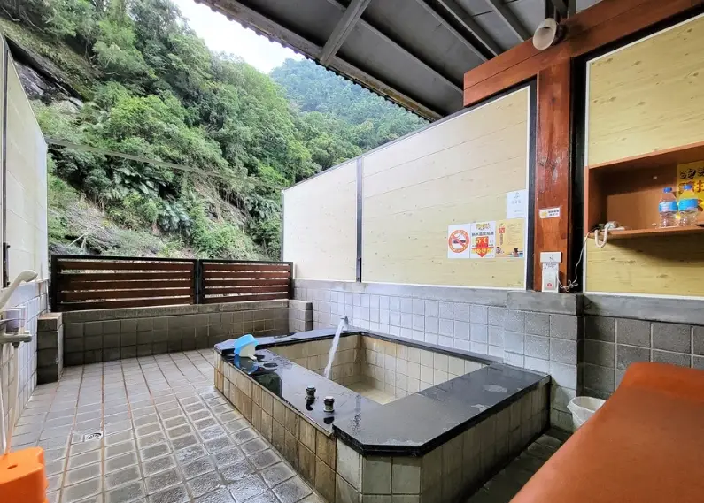 烏來 個人 湯屋