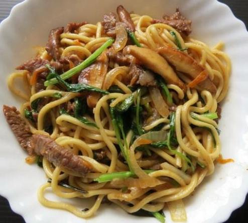 逢甲夜市飯店：老派台味、新派混血、隱藏版驚喜、國際風與深夜限定全攻略