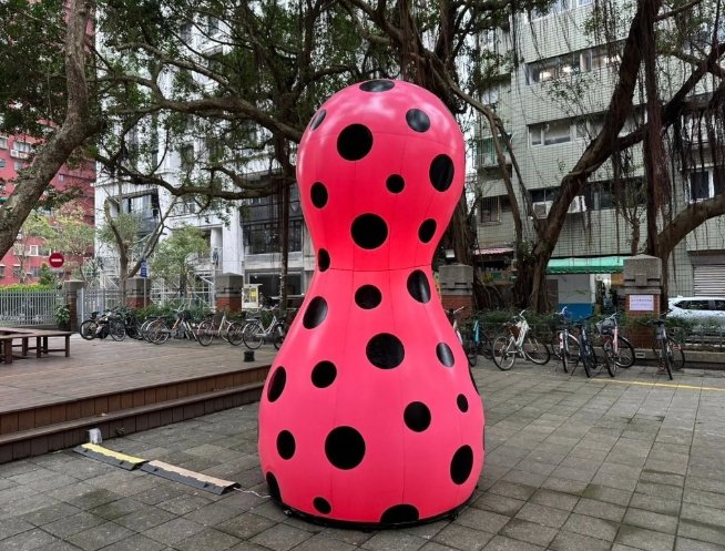 草間彌生藝術風格