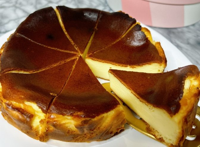 巴斯克乳酪蛋糕表面裂開全解析：原因、預防與修復終極指南