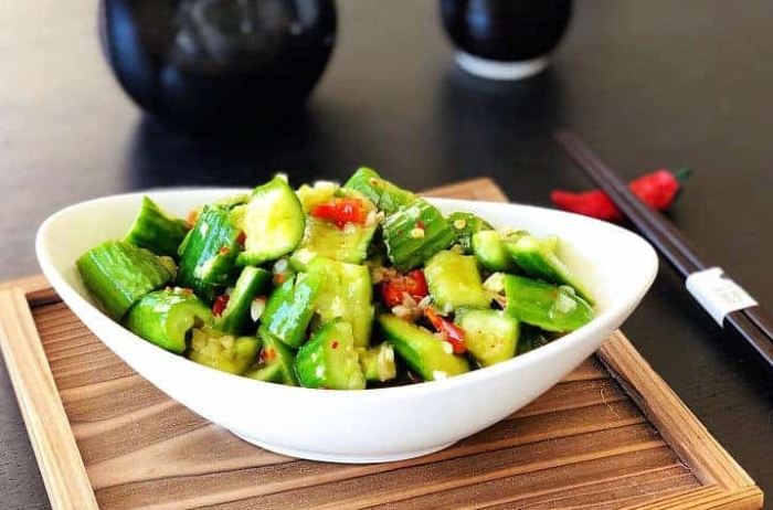 涼拌雞絲小黃瓜食譜 涼拌雞絲小黃瓜食譜