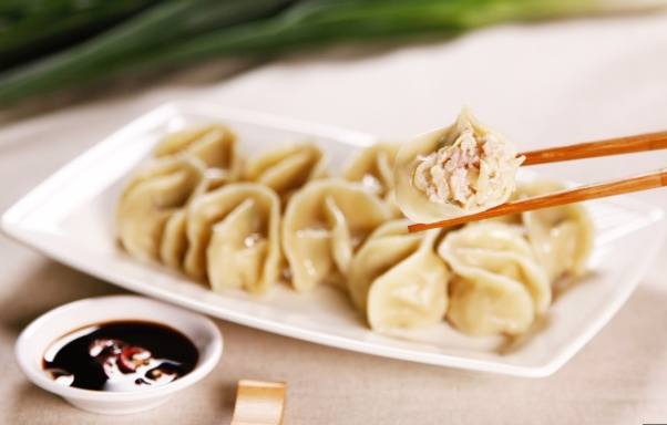 八方雲集水餃熱量