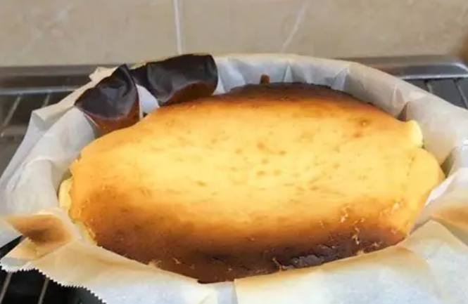 巴斯克乳酪蛋糕烤箱溫度終極指南：完美烘焙的關鍵設定秘訣