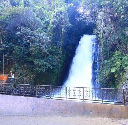 能高瀑布附近景點