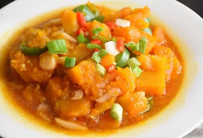 家常菜蒜蓉炒南瓜