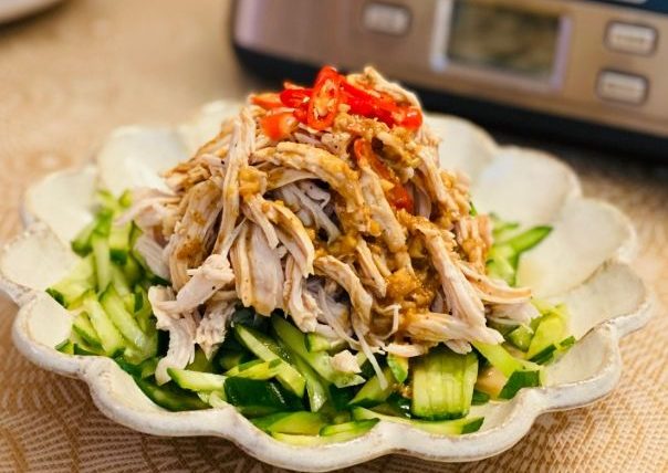 涼拌雞絲小黃瓜胡麻醬