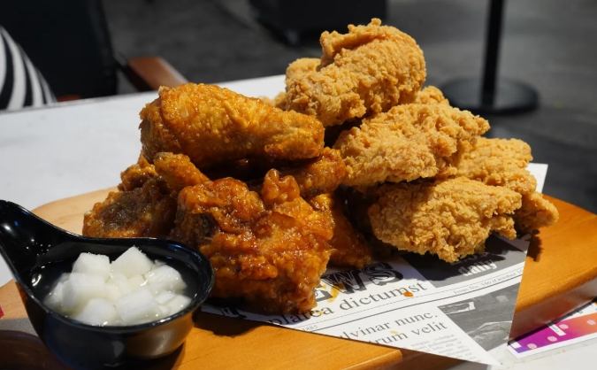 巨城美食推薦 巨城美食推薦