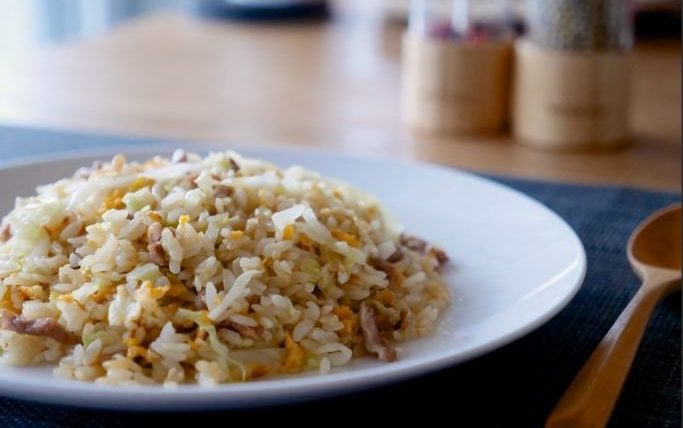 高麗菜醬油炒飯