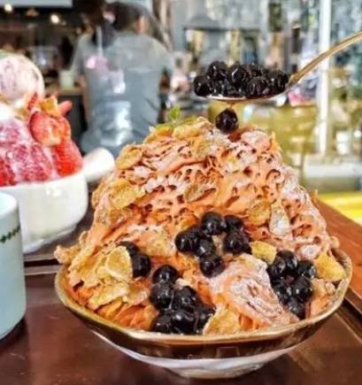 高雄有名冰店全攻略：十大必吃消暑聖地與隱藏版美食推薦