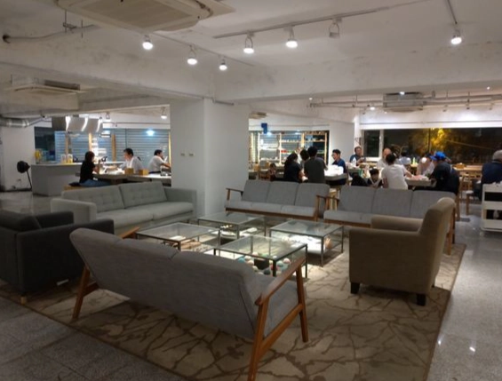 銅鑼灣坐得舒服餐廳