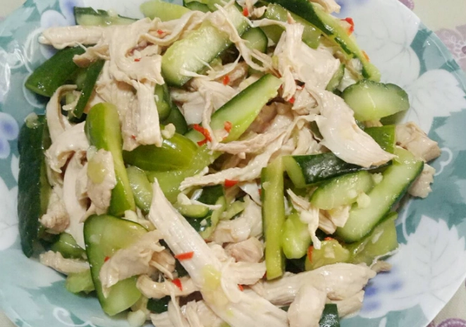 涼拌雞絲洋蔥小黃瓜食譜