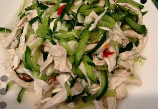 涼拌雞絲洋蔥小黃瓜做法