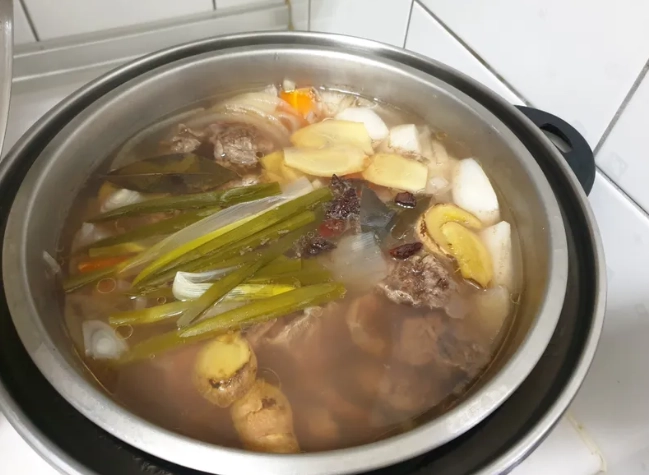 電鍋清燉牛肉湯食譜