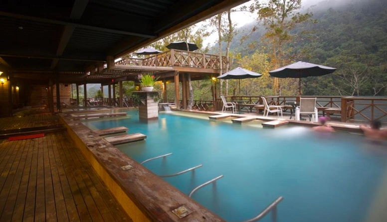 苗栗泰安溫泉泡湯