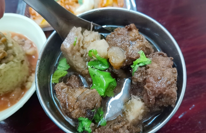 桃園24小時美食終極指南：深夜食堂、早餐店、宵夜場完整推薦