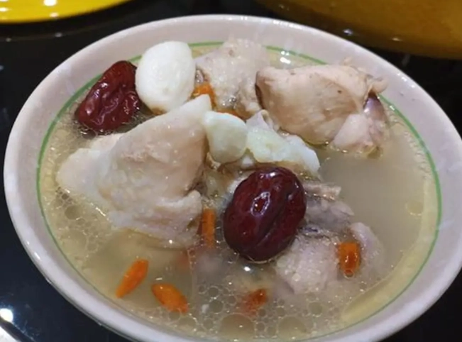 狗蒜頭雞湯做法