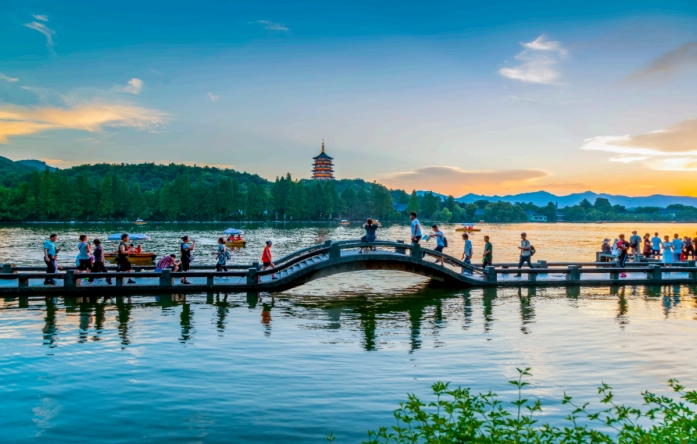西湖一日遊