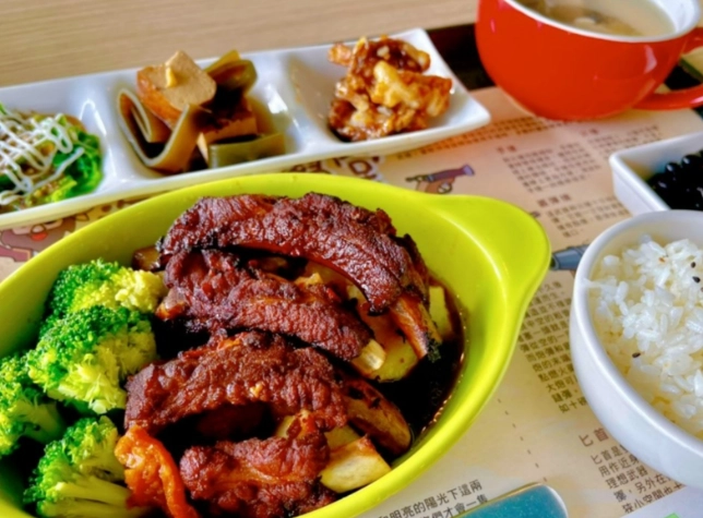 海盜村附近餐廳