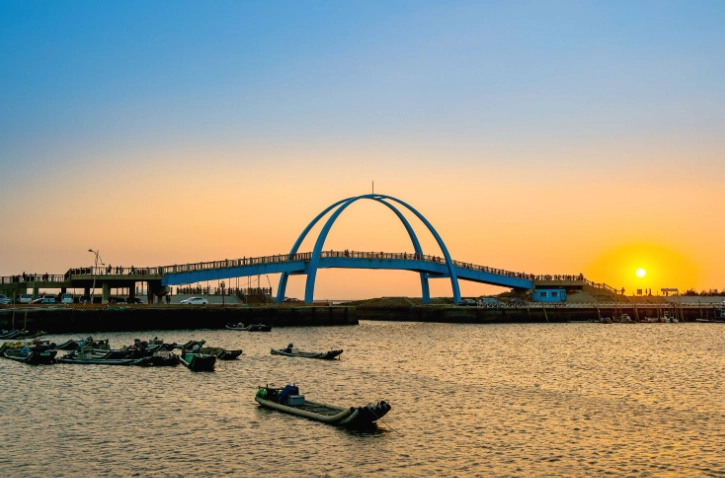 王功附近景點全攻略：漁港風情、生態探索與必吃美食