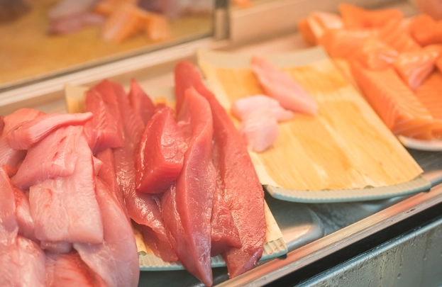 龜吼漁港生魚片