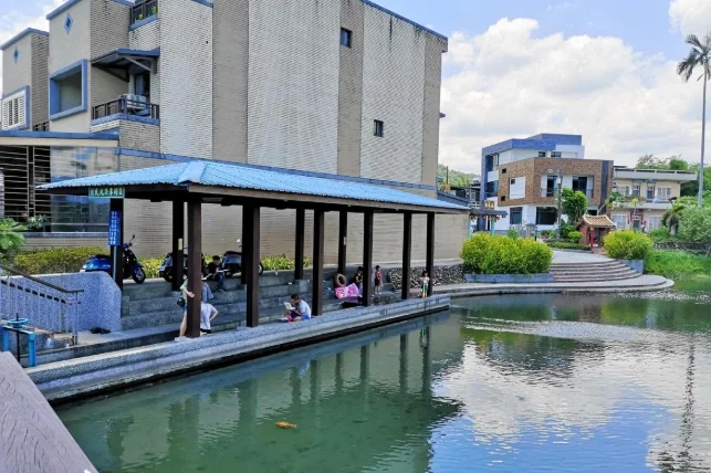 宜蘭松樹門天然湧泉戲水池