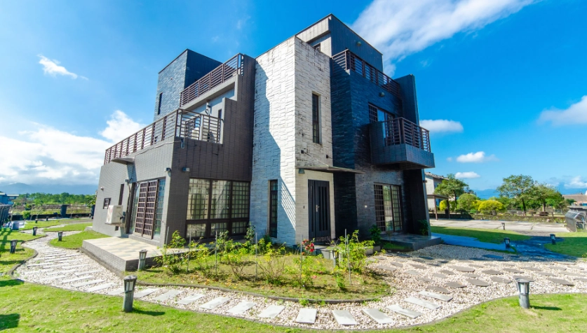 夢時代附近民宿攻略：高雄住宿精選、交通與隱藏版玩法