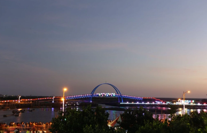 彰化王功一日遊攻略：蚵田夕照、美食巡禮與秘境路線全收錄