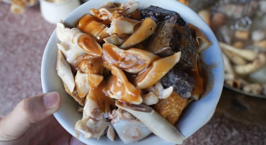 基隆在地人私藏美食地圖：不只廟口，巷弄隱藏版小吃、海鮮熱炒與深夜食堂全攻略