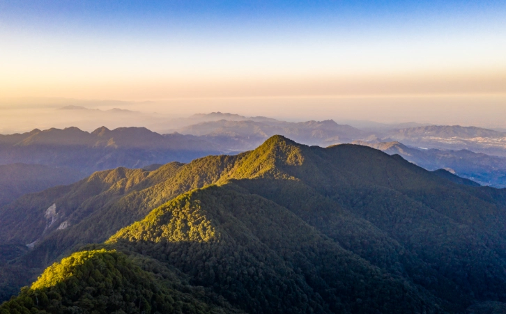 鳶嘴稍來山路線全攻略：攀岩技巧、行程規劃與必備裝備一次看懂